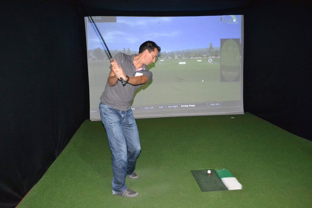 GOLF SIMULATOR